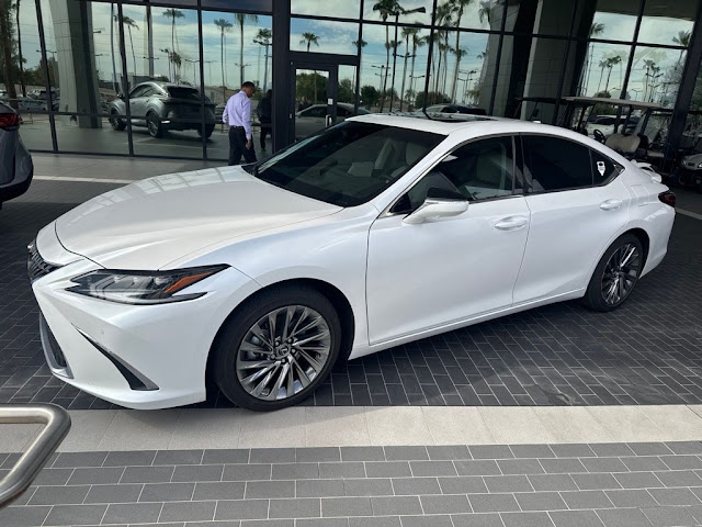 2024 Lexus ES 300h Ultra Luxury