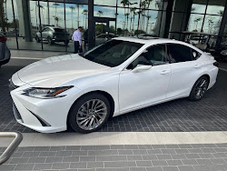 2024 Lexus ES 300h Ultra Luxury