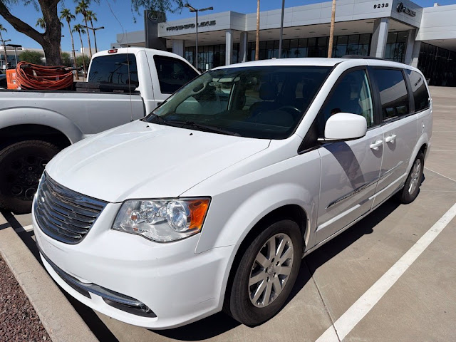 2016 Chrysler Town & Country Touring